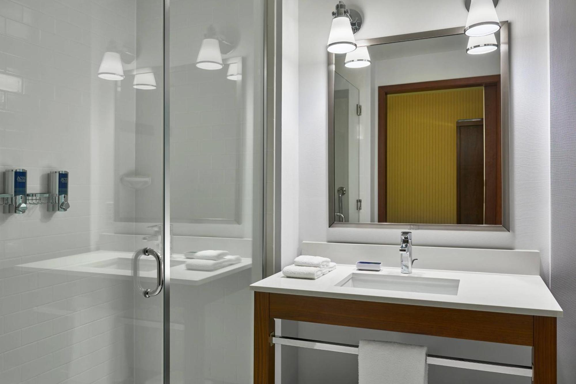 Four Points By Sheraton Fargo Medical Center Zewnętrze zdjęcie